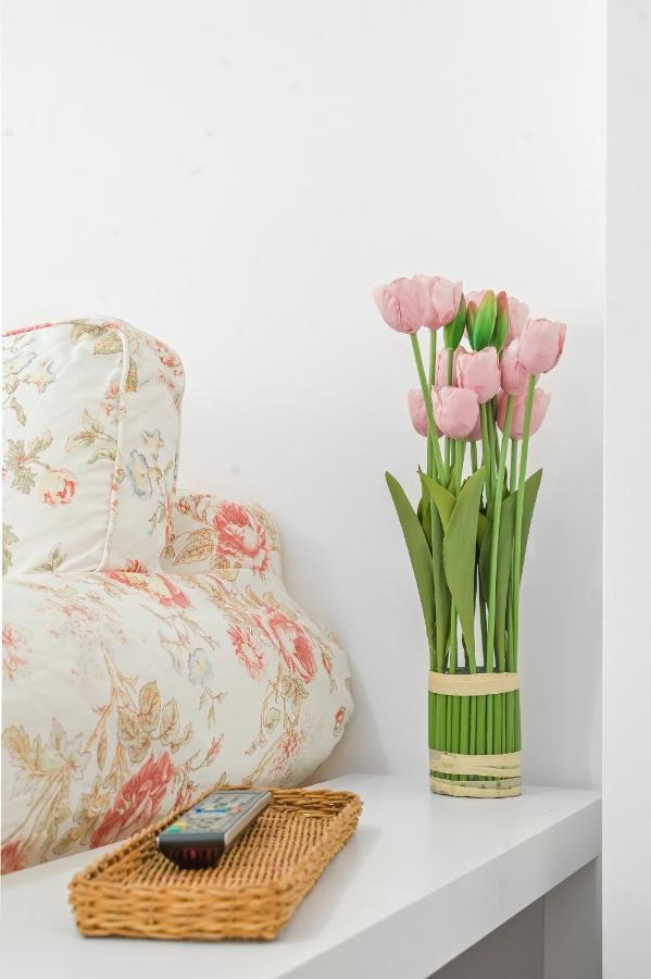 Floral Studio Retreat In Sofia City Center By Flat Mаnager Екстериор снимка